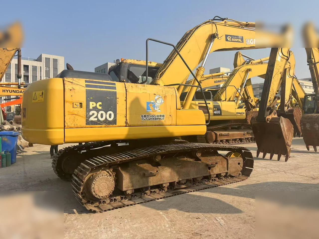 KOMATSU PC220-7 - حفارات زحافة: صور 3 KOMATSU PC220-7 - حفارات زحافة: صور 3