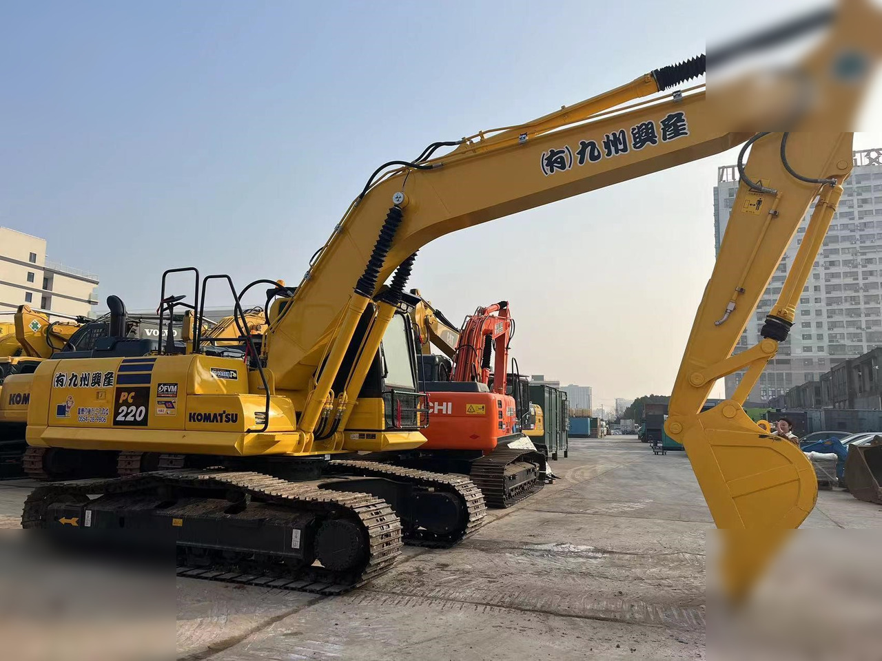 KOMATSU PC220-8M0 - حفارات زحافة: صور 5 KOMATSU PC220-8M0 - حفارات زحافة: صور 5