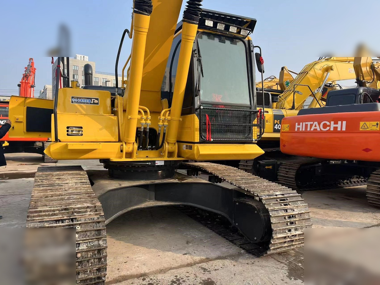 KOMATSU PC220-8M0 - حفارات زحافة: صور 2 KOMATSU PC220-8M0 - حفارات زحافة: صور 2