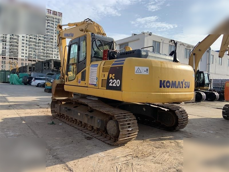 KOMATSU PC220-8N1 - حفارات زحافة: صور 2 KOMATSU PC220-8N1 - حفارات زحافة: صور 2