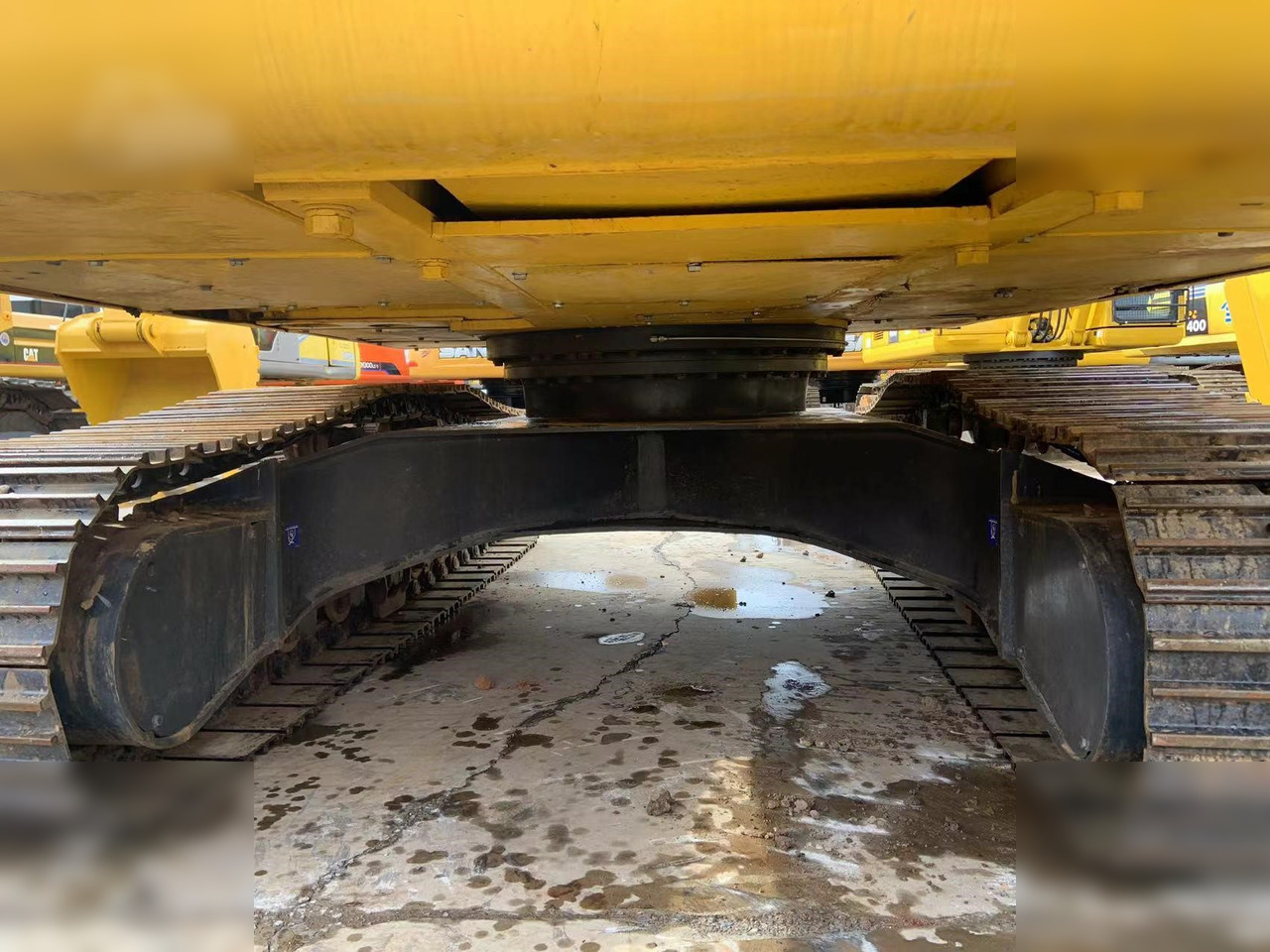 KOMATSU PC220-8 - حفارات زحافة: صور 5 KOMATSU PC220-8 - حفارات زحافة: صور 5