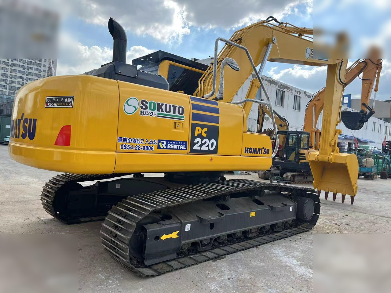 KOMATSU PC220-8 - حفارات زحافة: صور 5 KOMATSU PC220-8 - حفارات زحافة: صور 5