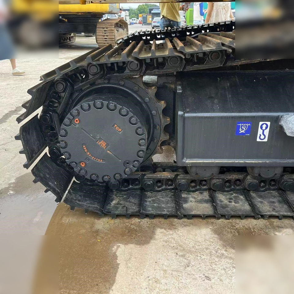 KOMATSU PC240 LC-8 - حفارات زحافة: صور 4 KOMATSU PC240 LC-8 - حفارات زحافة: صور 4