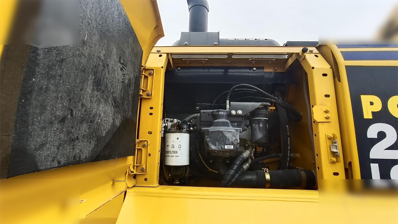 KOMATSU PC240 LC - حفارات زحافة: صور 5 KOMATSU PC240 LC - حفارات زحافة: صور 5