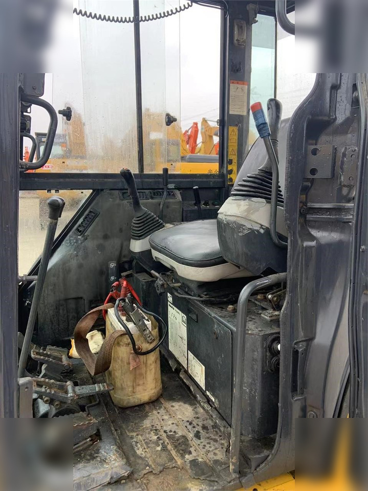KOMATSU PC35MR-2 - حفارة مصغرة: صور 5 KOMATSU PC35MR-2 - حفارة مصغرة: صور 5