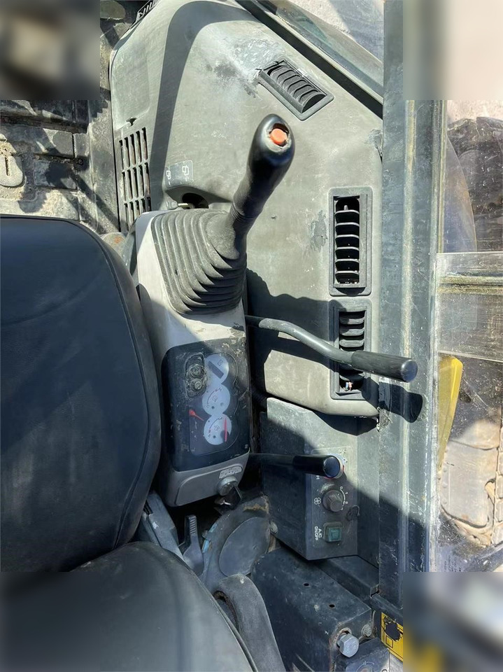 KOMATSU PC35MR-2 - حفارة مصغرة: صور 4 KOMATSU PC35MR-2 - حفارة مصغرة: صور 4