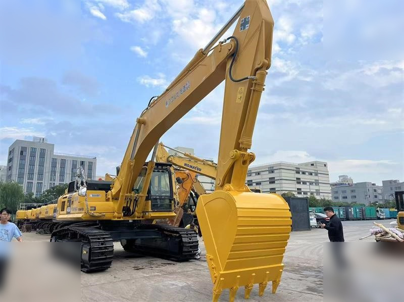 KOMATSU PC450-8 - حفارات زحافة: صور 3 KOMATSU PC450-8 - حفارات زحافة: صور 3
