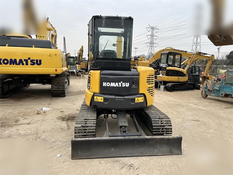 KOMATSU PC50MR-2 - حفارة مصغرة: صور 3 KOMATSU PC50MR-2 - حفارة مصغرة: صور 3