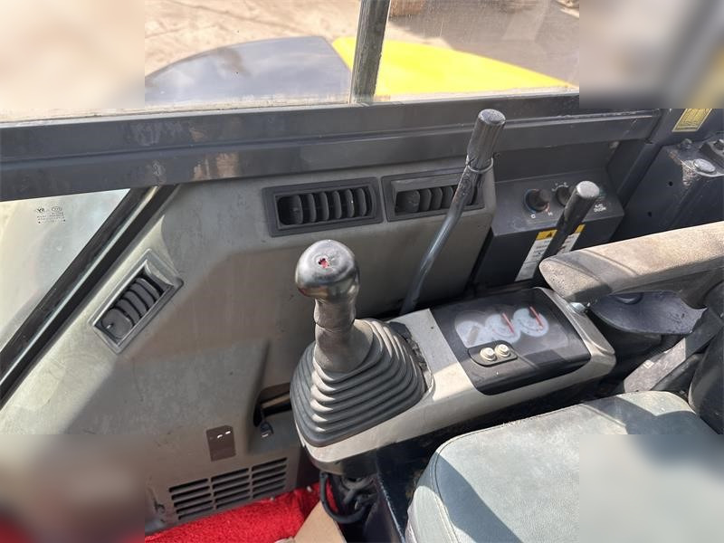 KOMATSU PC55MR-2 - حفارة مصغرة: صور 5 KOMATSU PC55MR-2 - حفارة مصغرة: صور 5