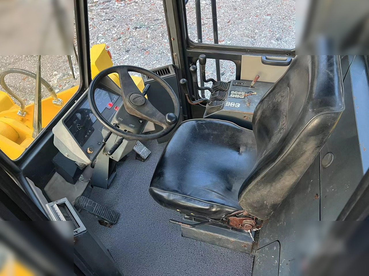 KOMATSU WA320-3 - اللودر بعجل: صور 5 KOMATSU WA320-3 - اللودر بعجل: صور 5