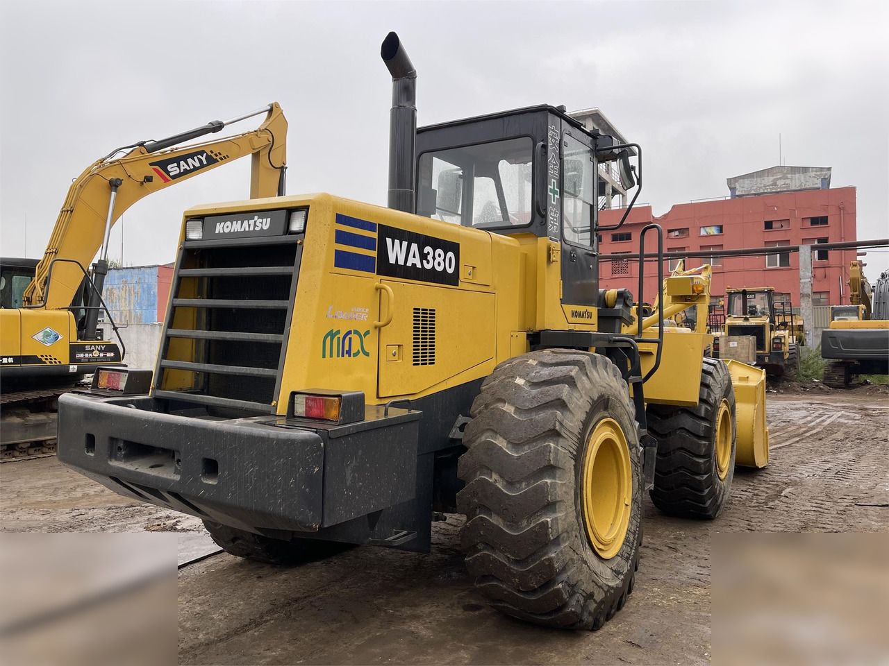 KOMATSU WA380-3 - اللودر بعجل: صور 2 KOMATSU WA380-3 - اللودر بعجل: صور 2