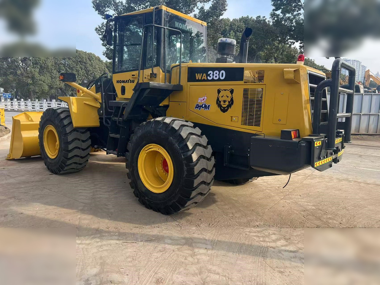 KOMATSU WA380-6 - اللودر بعجل: صور 3 KOMATSU WA380-6 - اللودر بعجل: صور 3