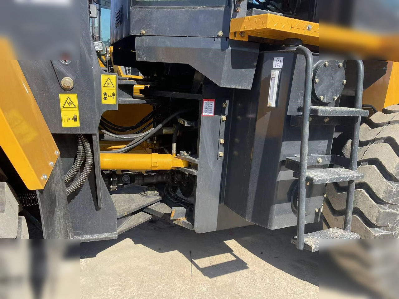 LIUGONG CLG835H - اللودر بعجل: صور 5 LIUGONG CLG835H - اللودر بعجل: صور 5