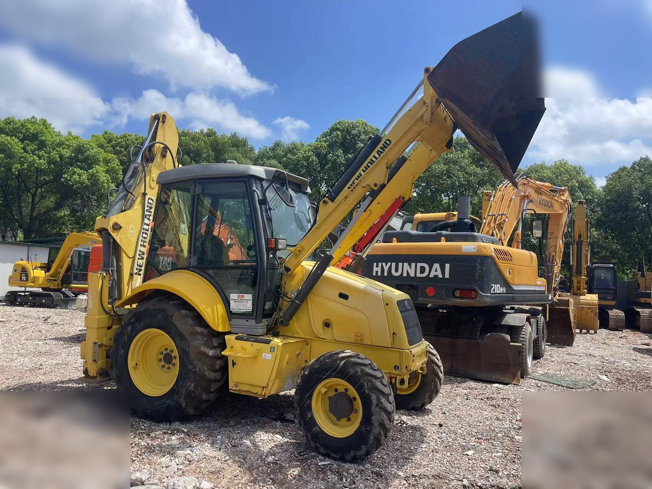 NEW HOLLAND LB95B-4PT - حفار متعدد الاستخدام: صور 1 NEW HOLLAND LB95B-4PT - حفار متعدد الاستخدام: صور 1