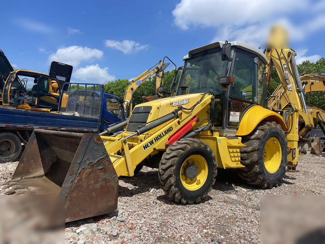 NEW HOLLAND LB95B-4PT - حفار متعدد الاستخدام: صور 3 NEW HOLLAND LB95B-4PT - حفار متعدد الاستخدام: صور 3
