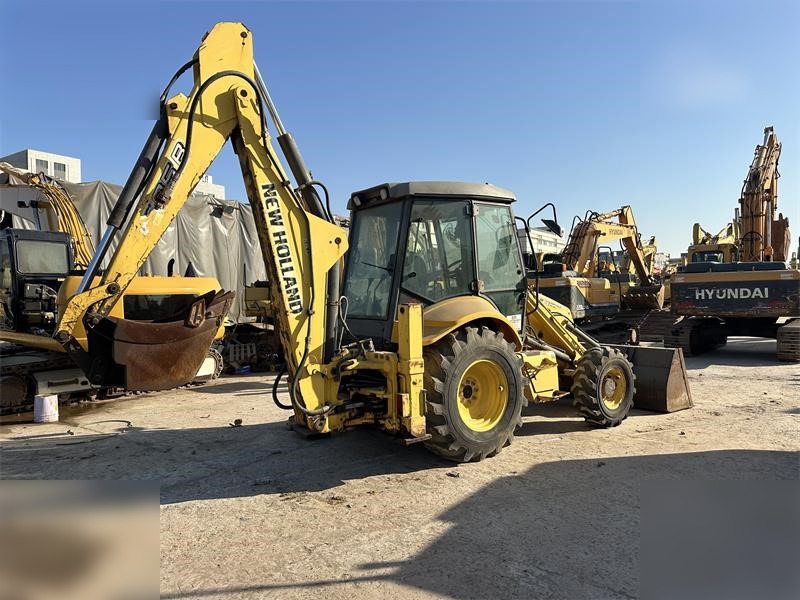 NEW HOLLAND LB95B-4PT - حفار متعدد الاستخدام: صور 1 NEW HOLLAND LB95B-4PT - حفار متعدد الاستخدام: صور 1
