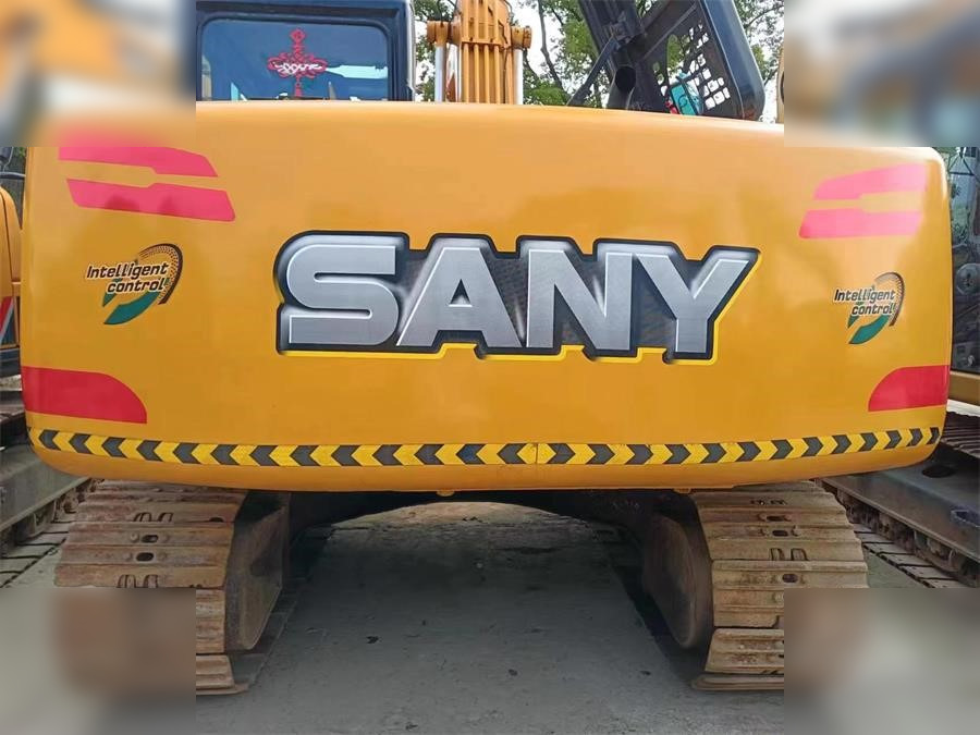 SANY SY135C - حفارات زحافة: صور 4 SANY SY135C - حفارات زحافة: صور 4