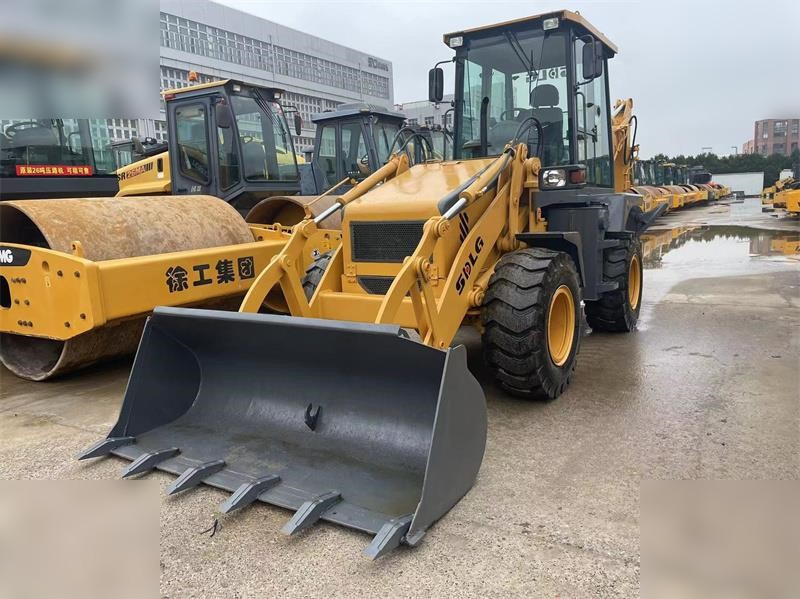 SDLG LGB680 - حفار متعدد الاستخدام: صور 1 SDLG LGB680 - حفار متعدد الاستخدام: صور 1