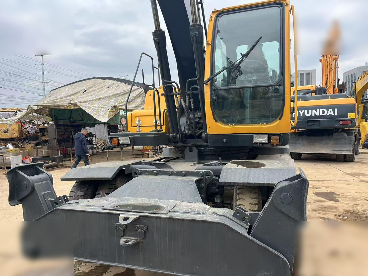 حفارة على عجلات VOLVO EW170: صور 7 حفارة على عجلات VOLVO EW170: صور 7