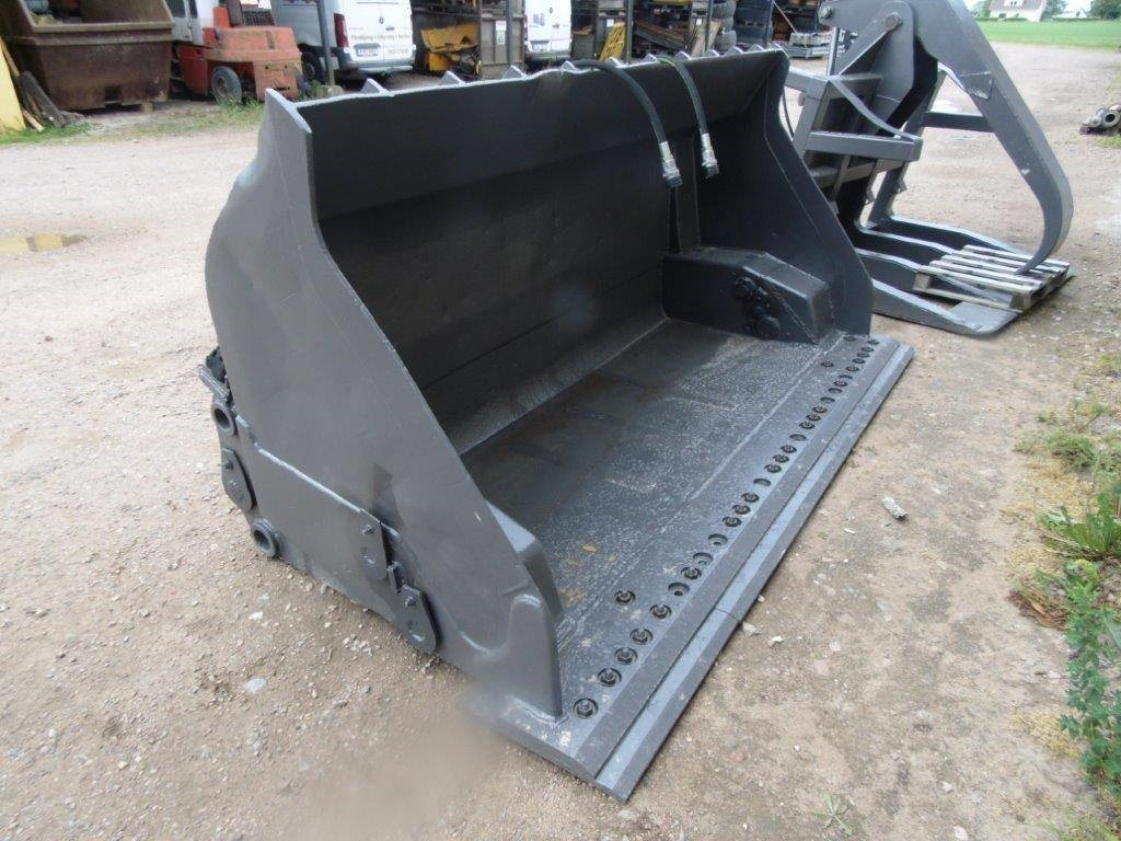 Skopa högtippande stora BM Kraftig modell med nytt - بكت - آلات البناء: صور 4 Skopa högtippande stora BM Kraftig modell med nytt - بكت - آلات البناء: صور 4