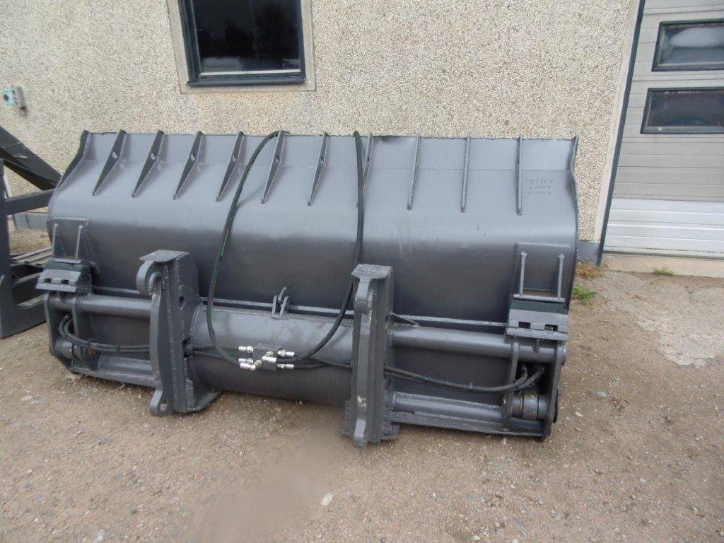 Skopa högtippande stora BM Kraftig modell med nytt - بكت - آلات البناء: صور 2 Skopa högtippande stora BM Kraftig modell med nytt - بكت - آلات البناء: صور 2