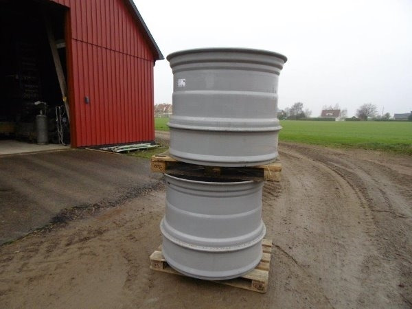 Trelleborg twinfälgar Stocks  - الجنوط - آلات البناء: صور 1 Trelleborg twinfälgar Stocks  - الجنوط - آلات البناء: صور 1