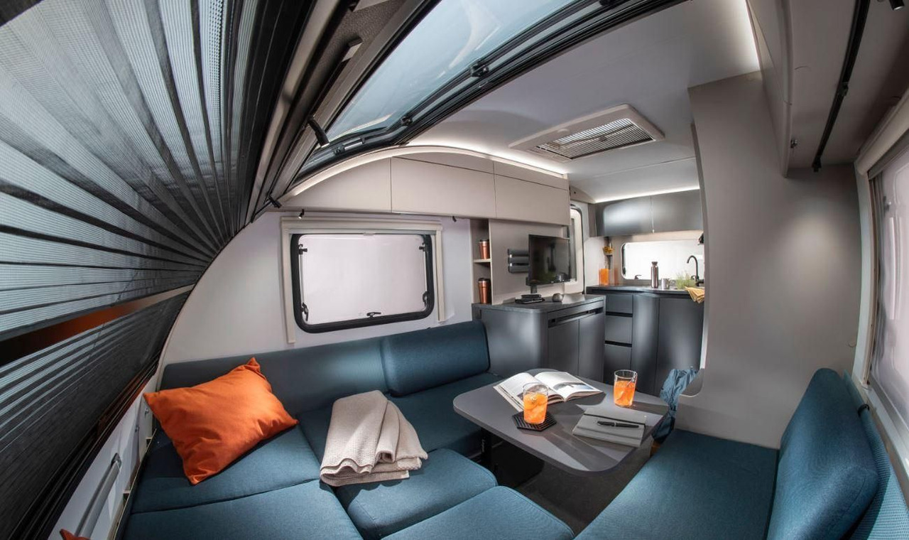 Adria Action 391 LH Sports*Fußboden-Temp*Schwenk-Tisch - كرفان سحب: صور 3 Adria Action 391 LH Sports*Fußboden-Temp*Schwenk-Tisch - كرفان سحب: صور 3