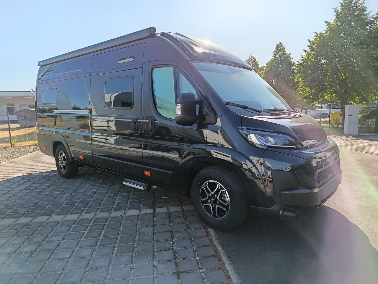 Adria Twin Edition 640 SGX Maxi 132kW*138L KÜHLSCHRANK - كرفان فان: صور 3 Adria Twin Edition 640 SGX Maxi 132kW*138L KÜHLSCHRANK - كرفان فان: صور 3