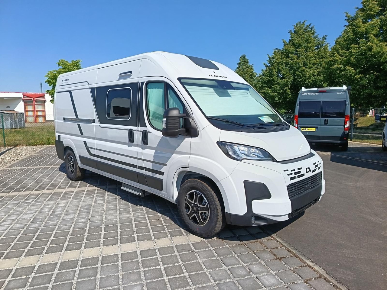 Adria Twin Twin 600 SPB Family*SAFETY+STYLE*DAB*SOFORT - كرفان فان: صور 2 Adria Twin Twin 600 SPB Family*SAFETY+STYLE*DAB*SOFORT - كرفان فان: صور 2