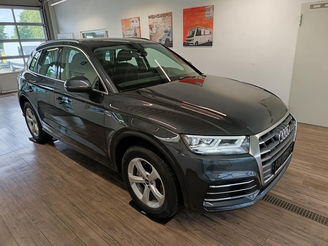 Audi Q5 40 TDI Quattro S-Line*AHK*NAVI*LED*R-KAM*DAB* - سيارة دفع رباعي: صور 3 Audi Q5 40 TDI Quattro S-Line*AHK*NAVI*LED*R-KAM*DAB* - سيارة دفع رباعي: صور 3