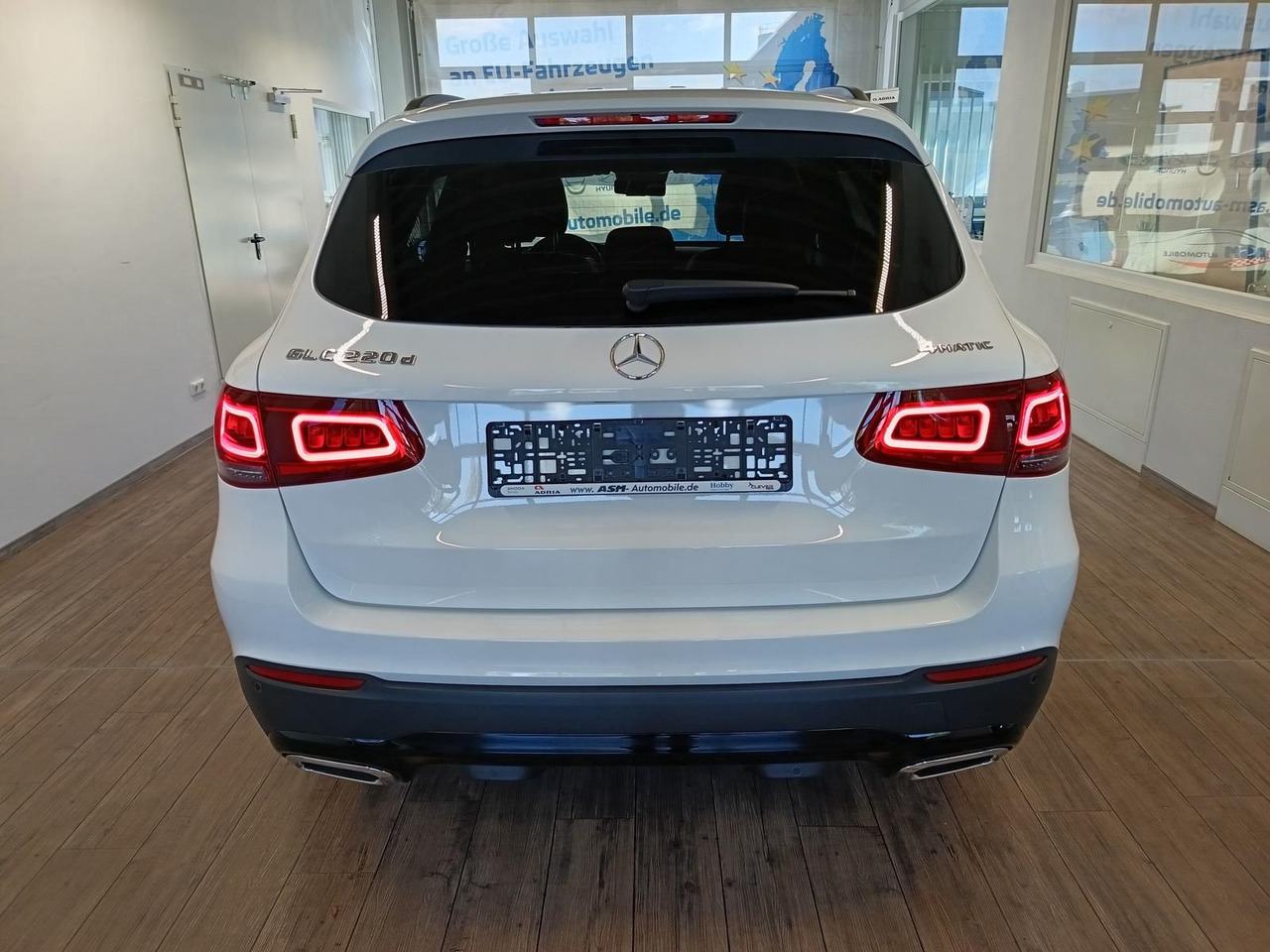 Mercedes-Benz GLC 220d AMG Line 4MATIC*AHK*NAVI*LED*R-KAM*DAB* - سيارة دفع رباعي: صور 5 Mercedes-Benz GLC 220d AMG Line 4MATIC*AHK*NAVI*LED*R-KAM*DAB* - سيارة دفع رباعي: صور 5