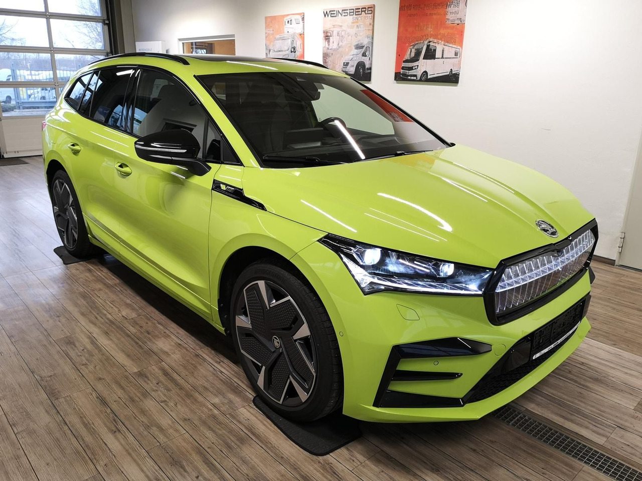 Skoda Enyaq iV RS 220 kW*PSD*AHK*virt.Pedal*360°Kamera - سيارة دفع رباعي: صور 3 Skoda Enyaq iV RS 220 kW*PSD*AHK*virt.Pedal*360°Kamera - سيارة دفع رباعي: صور 3