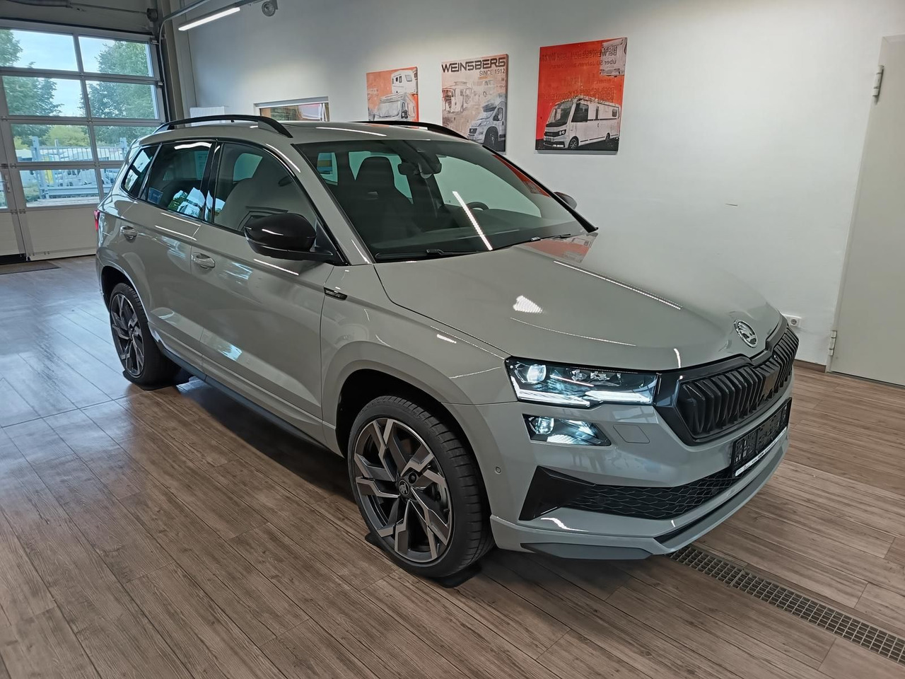 Skoda Karoq Sportline 1,5 TSI DSG*AHK*PSD*STD.HZG*NAVI - سيارة دفع رباعي: صور 3 Skoda Karoq Sportline 1,5 TSI DSG*AHK*PSD*STD.HZG*NAVI - سيارة دفع رباعي: صور 3