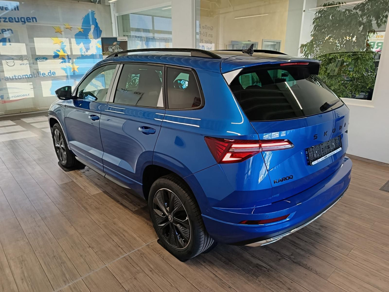Skoda Karoq Sportline 1,5TSI DSG*AHK*360°*5J.GARANTIE* - سيارة دفع رباعي: صور 4 Skoda Karoq Sportline 1,5TSI DSG*AHK*360°*5J.GARANTIE* - سيارة دفع رباعي: صور 4
