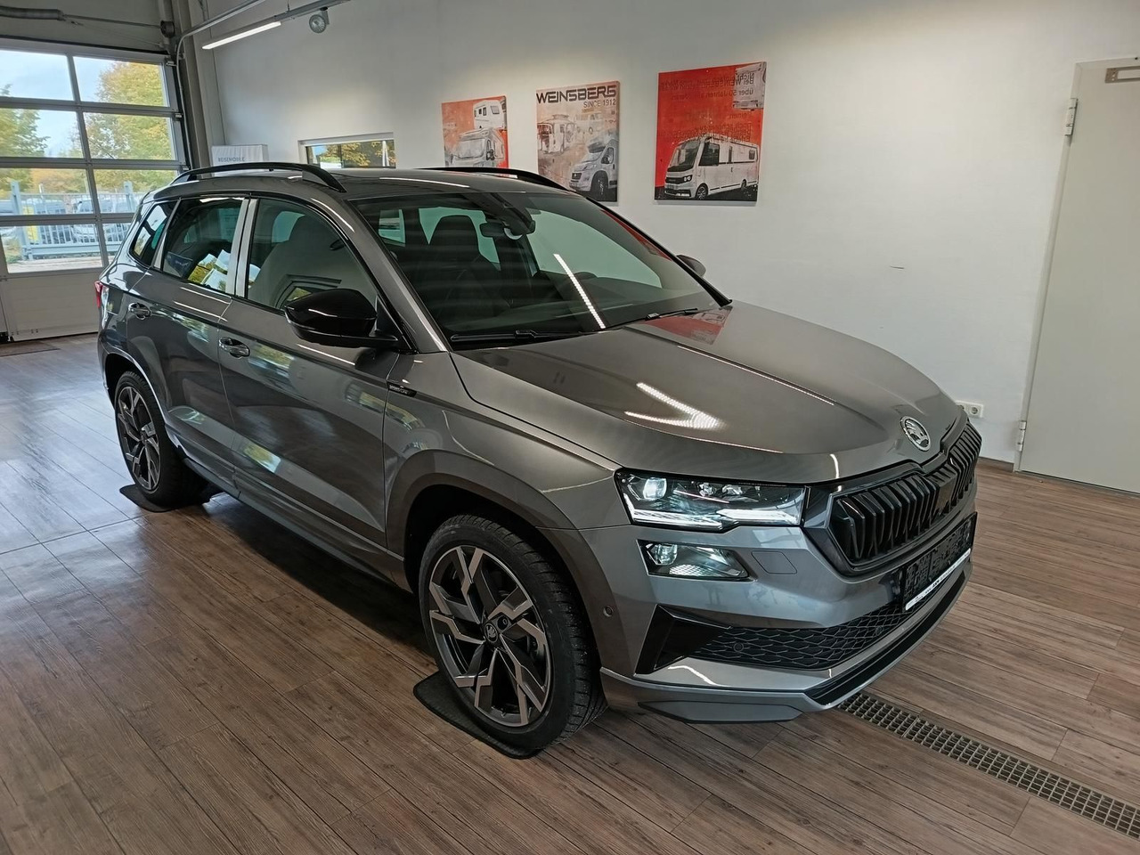 Skoda Karoq Sportline 2,0 TDI 4x4*AHK*PSD*STD.HZG*DCC* - سيارة دفع رباعي: صور 3 Skoda Karoq Sportline 2,0 TDI 4x4*AHK*PSD*STD.HZG*DCC* - سيارة دفع رباعي: صور 3