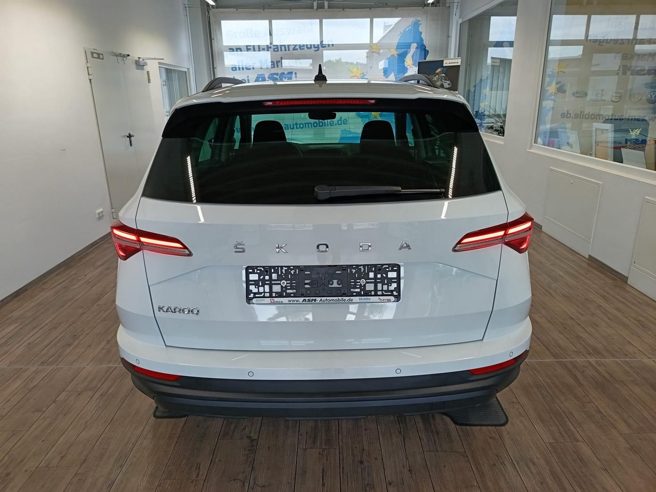 Skoda Karoq Style 1,5TSI DSG*AHK-VORBER*NAVI*LED*R-KAM - سيارة دفع رباعي: صور 5 Skoda Karoq Style 1,5TSI DSG*AHK-VORBER*NAVI*LED*R-KAM - سيارة دفع رباعي: صور 5