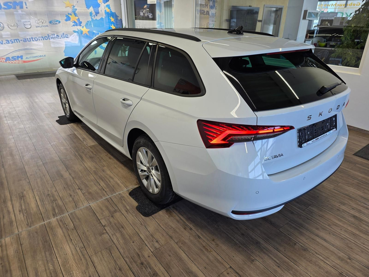 Skoda Octavia Combi Selection DSG*LED*ACC*WINTERPAKET* - سيارة: صور 4 Skoda Octavia Combi Selection DSG*LED*ACC*WINTERPAKET* - سيارة: صور 4