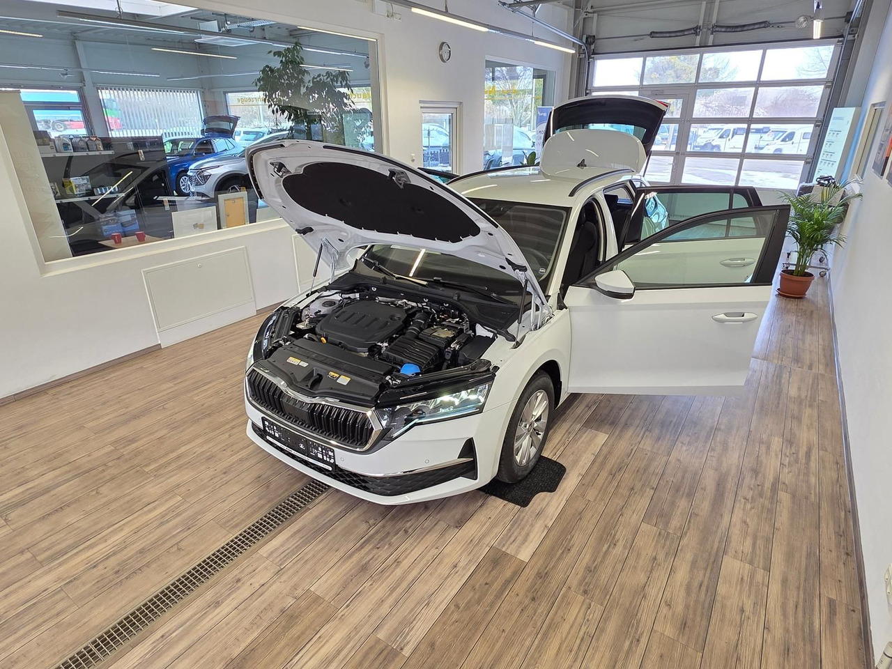Skoda Octavia Combi Selection DSG*LED*ACC*WINTERPAKET* - سيارة: صور 2 Skoda Octavia Combi Selection DSG*LED*ACC*WINTERPAKET* - سيارة: صور 2