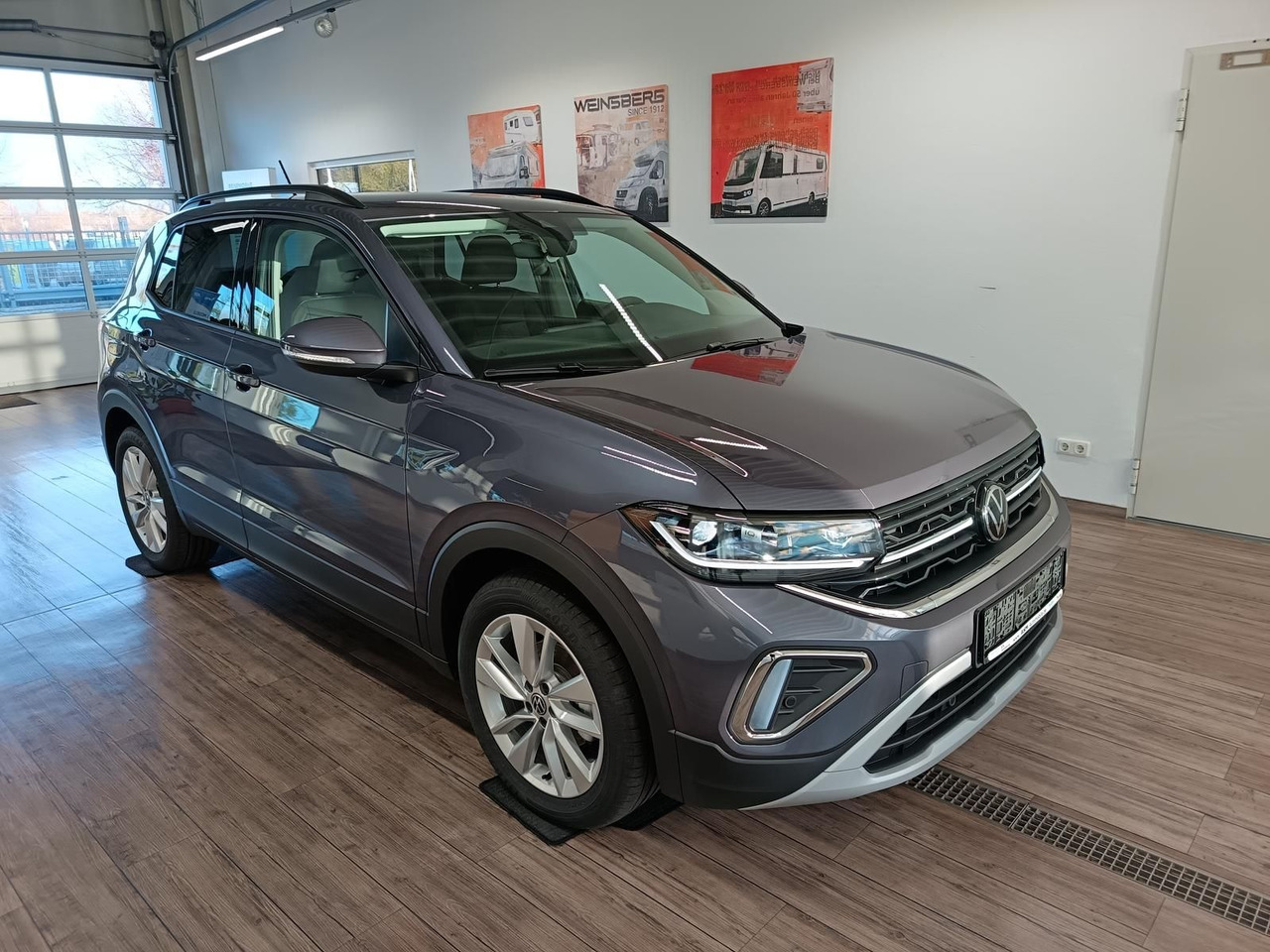 Volkswagen T-Cross Life 1.5 TSI DSG*AHK*MATRIX LED*ACC*SHZ* - سيارة دفع رباعي: صور 3 Volkswagen T-Cross Life 1.5 TSI DSG*AHK*MATRIX LED*ACC*SHZ* - سيارة دفع رباعي: صور 3