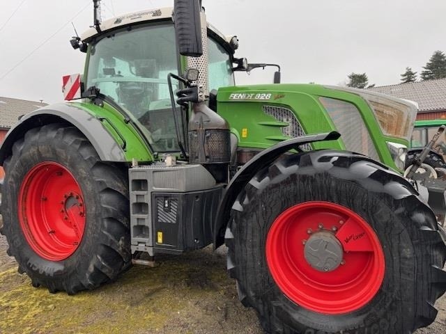 Fendt 828 Vario S4 Profi - جرار: صور 2 Fendt 828 Vario S4 Profi - جرار: صور 2