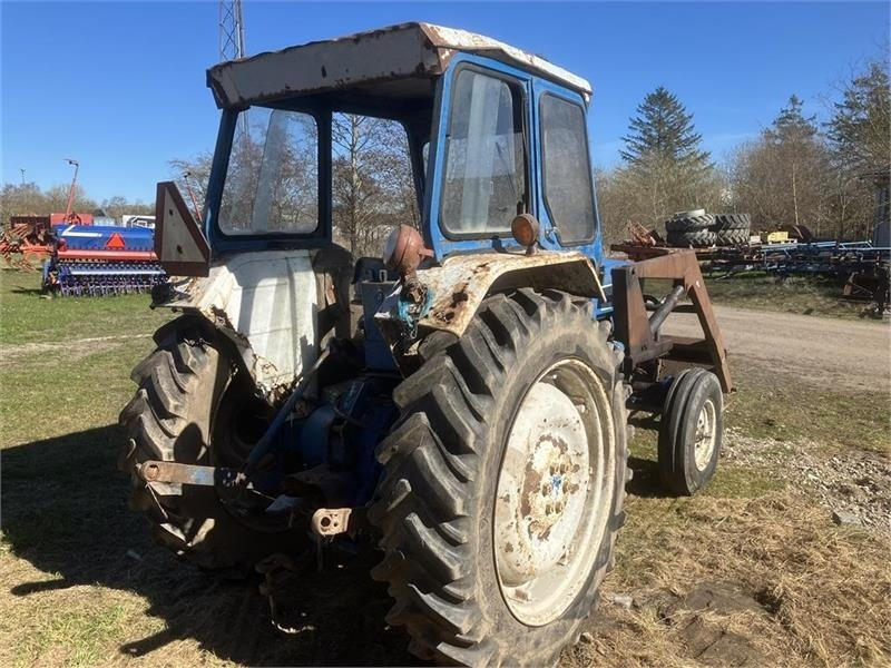 Ford 4000 Med frontlæsser - جرار: صور 3 Ford 4000 Med frontlæsser - جرار: صور 3