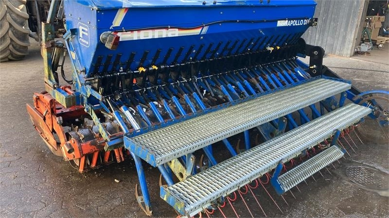 Kuhn HR 3001 M med Fiona Apollo - الة بذر: صور 3 Kuhn HR 3001 M med Fiona Apollo - الة بذر: صور 3