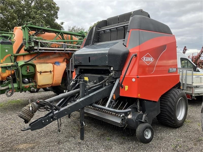 Kuhn VB 2295 - مكبس القش الدائري: صور 2 Kuhn VB 2295 - مكبس القش الدائري: صور 2