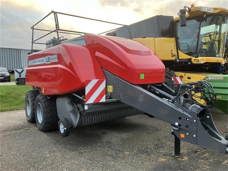 Massey Ferguson 2234 XDTP - مكبس البالات المستطيله: صور 1 Massey Ferguson 2234 XDTP - مكبس البالات المستطيله: صور 1