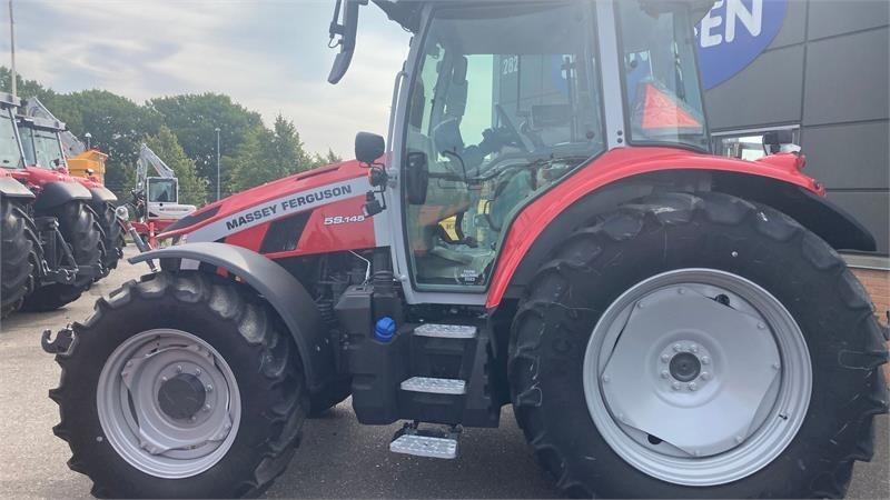 Massey Ferguson 5S.145 Exclusive Dyna-6 Exclusive - جرار: صور 5 Massey Ferguson 5S.145 Exclusive Dyna-6 Exclusive - جرار: صور 5
