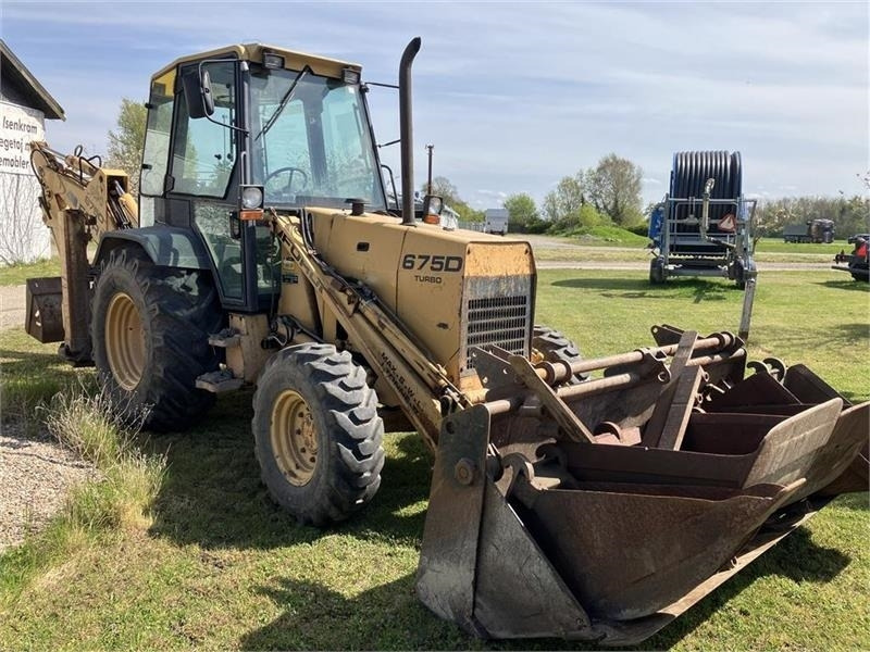 New Holland 675D - حفار متعدد الاستخدام: صور 2 New Holland 675D - حفار متعدد الاستخدام: صور 2