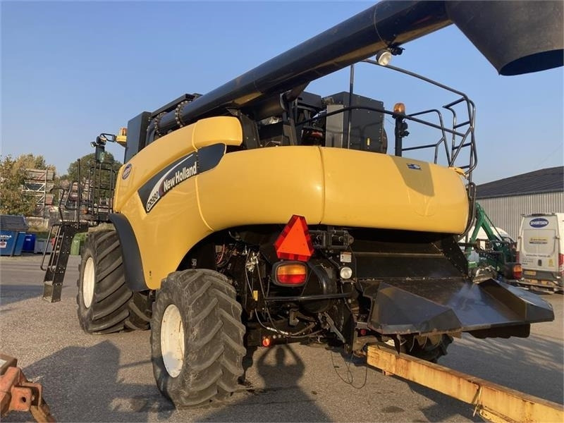New Holland CR 980 - حصادة شاملة: صور 3 New Holland CR 980 - حصادة شاملة: صور 3