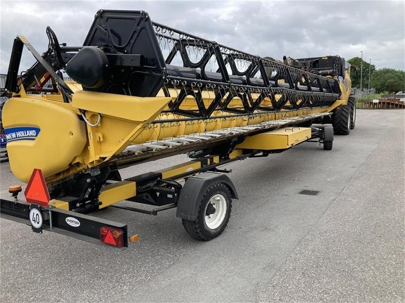 New Holland CR9.90 Med 35 fods Varifeed mm - حصادة شاملة: صور 4 New Holland CR9.90 Med 35 fods Varifeed mm - حصادة شاملة: صور 4
