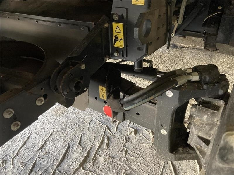 New Holland CR9090 35 fod VF bord og 4wd mm. - حصادة شاملة: صور 5 New Holland CR9090 35 fod VF bord og 4wd mm. - حصادة شاملة: صور 5