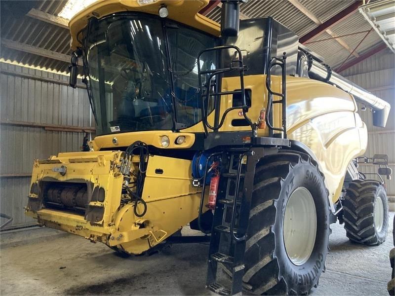 New Holland CR9090 35 fod VF bord og 4wd mm. - حصادة شاملة: صور 1 New Holland CR9090 35 fod VF bord og 4wd mm. - حصادة شاملة: صور 1